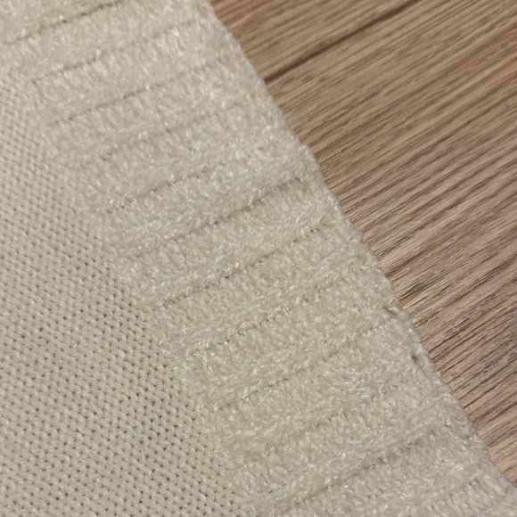 Cream women’s hoodie scarf in one - Picture 4 of 9